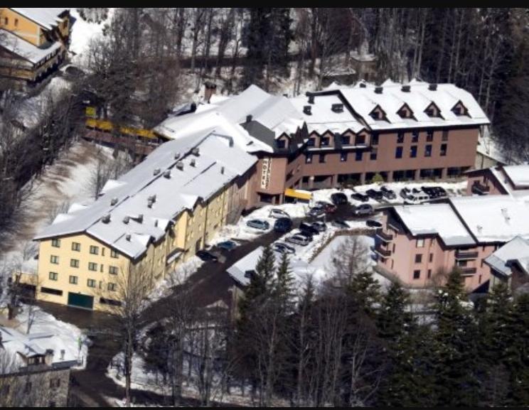 Hotel Residence Boscolungo Abetone Exterior foto